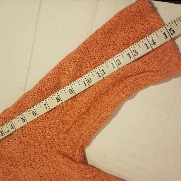 H&M salmon crocheted lace top with scalloped hem - Picture 7 of 10